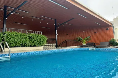San Hotel & Pool – Photos 2