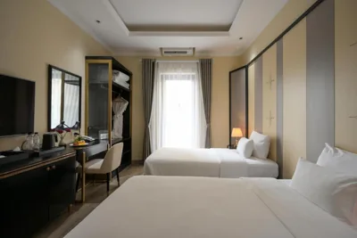 San Hotel & Pool – Photos 14